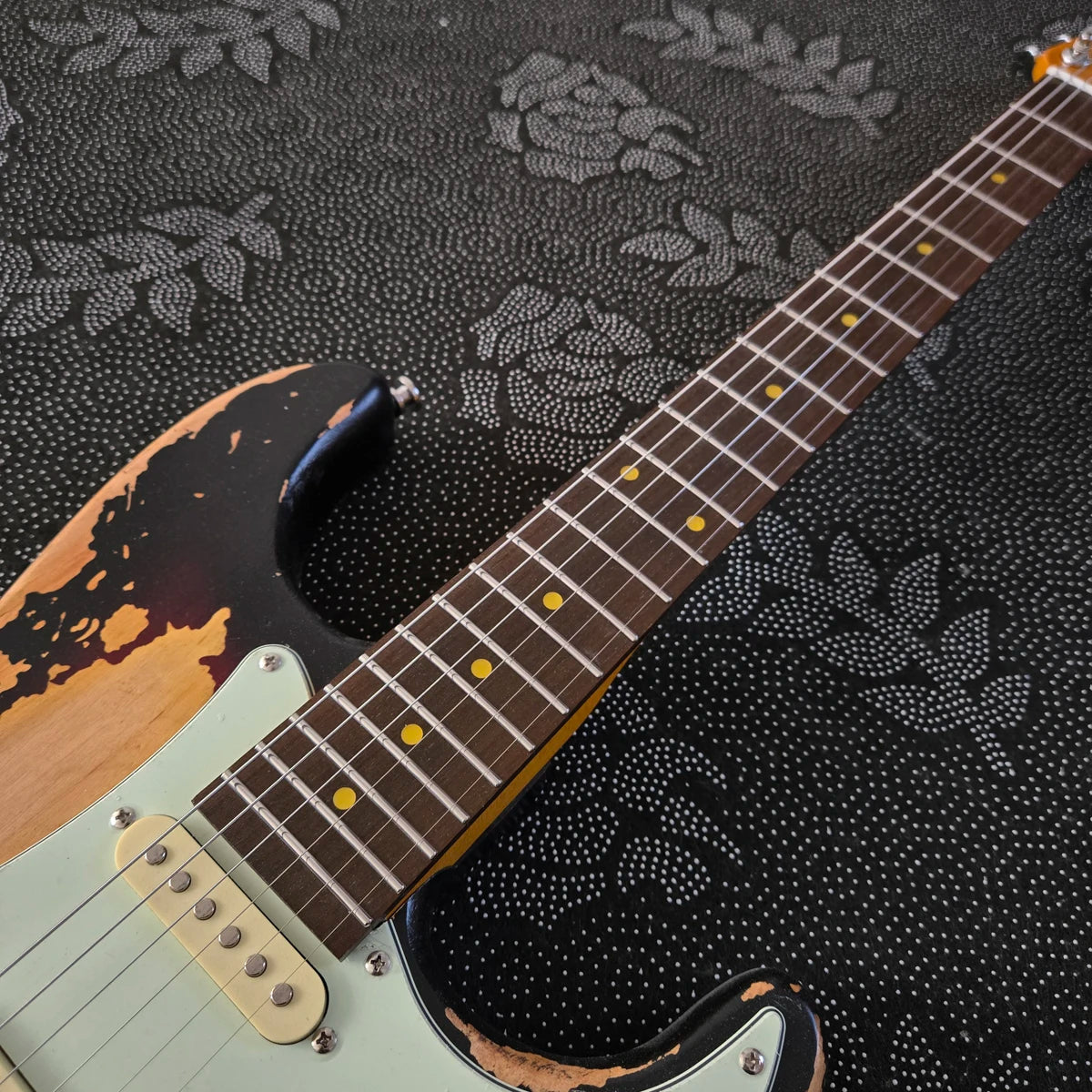 Guitarra eléctrica de 6 cuerdas estilo Strat, color Sunset vintage, cuerpo de aliso y mástil de arce, 39 pulgadas