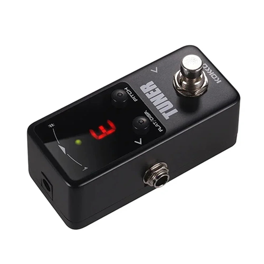 Pedal afinador mini cromático KOKKO Tuner Mini con pantalla LED y true bypass, para guitarra eléctrica y bajo