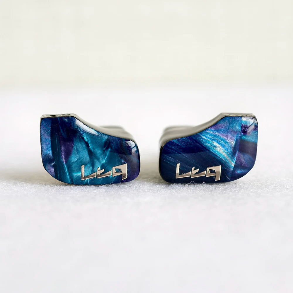 Monitores in-ear con cable para escenario y estudio, híbridos de 3 drivers (planar, dinámico y balanced armature), con cable desmontable de 1,2 m en 3,5 mm o 4,4 mm, con estuche y almohadillas